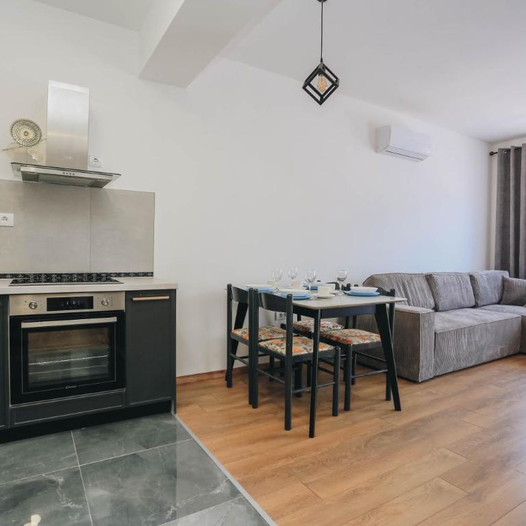 Top27 - One-Bedroom Apartment - 1