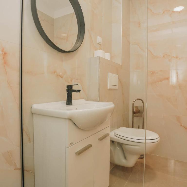 Top27 - One-Bedroom Apartment - 7