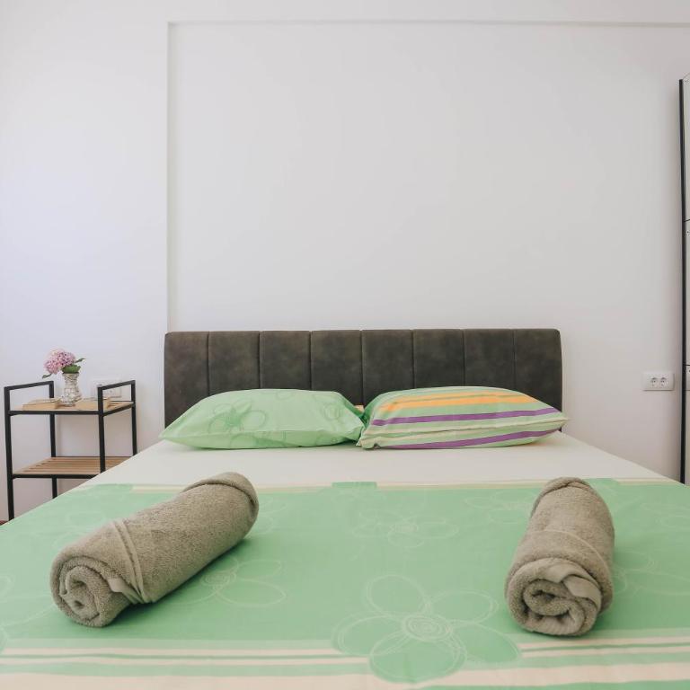 Top27 - One-Bedroom Apartment - 9