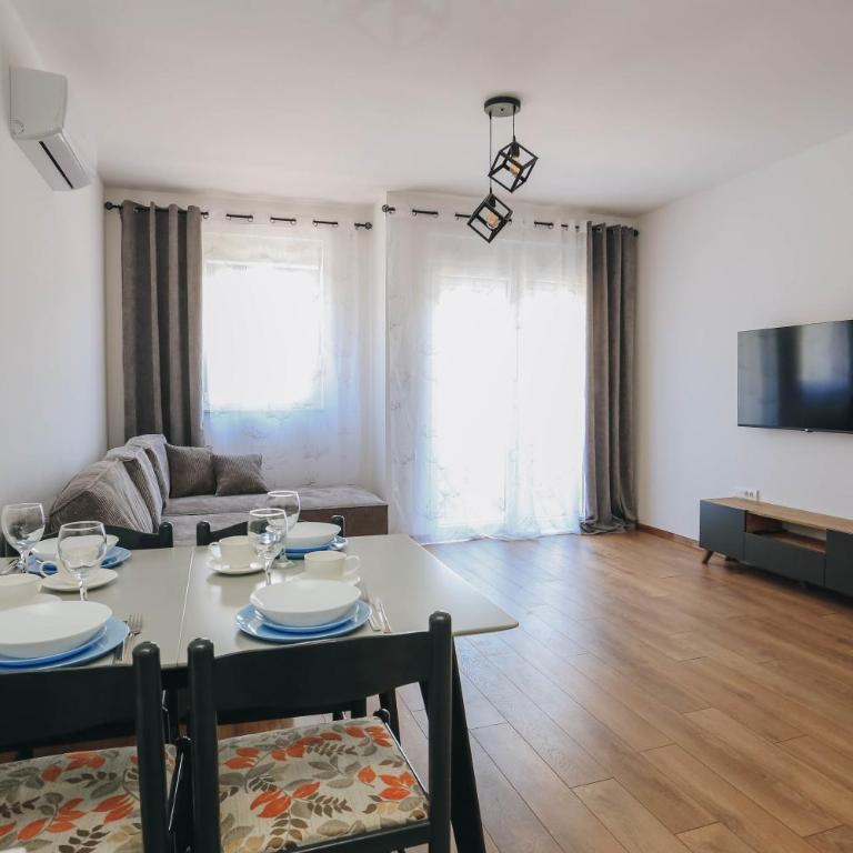 Top27 - One-Bedroom Apartment - 11