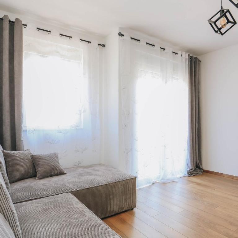 Top27 - One-Bedroom Apartment - 18