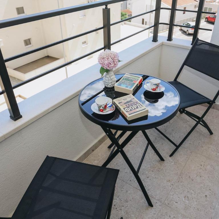 Top27 - One-Bedroom Apartment - 20