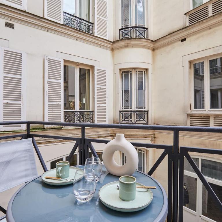 Sublim 1BDR AC Arc de Triomphe Champs Elysees by Studio Prestige - Superior One-Bedroom Apartment with Balcony - 18
