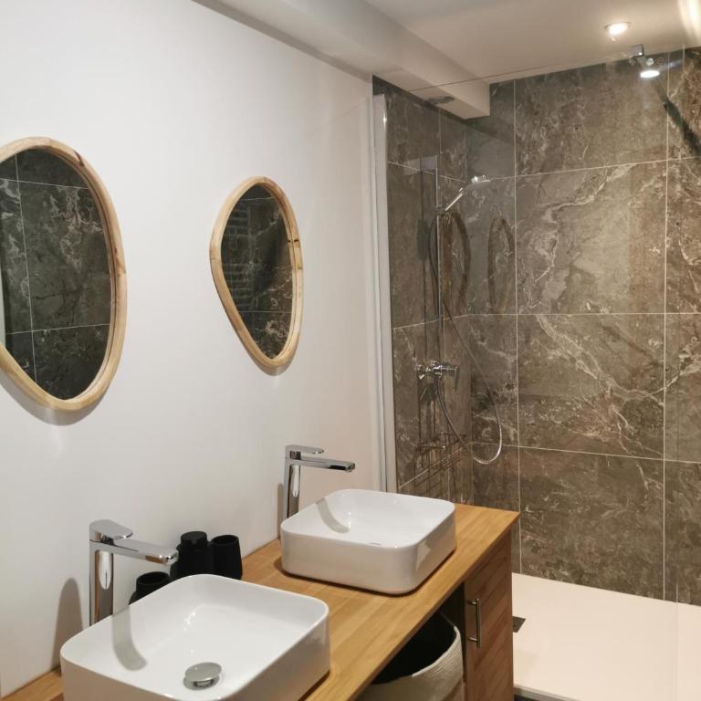 Au pied des pistes - grand appartement 200m2 14 pers - Appartement - 25