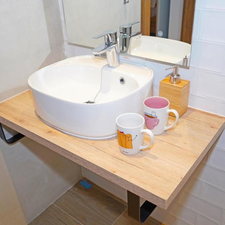 Monturiol Apartaments - One-Bedroom Apartment with Terrace - 19
