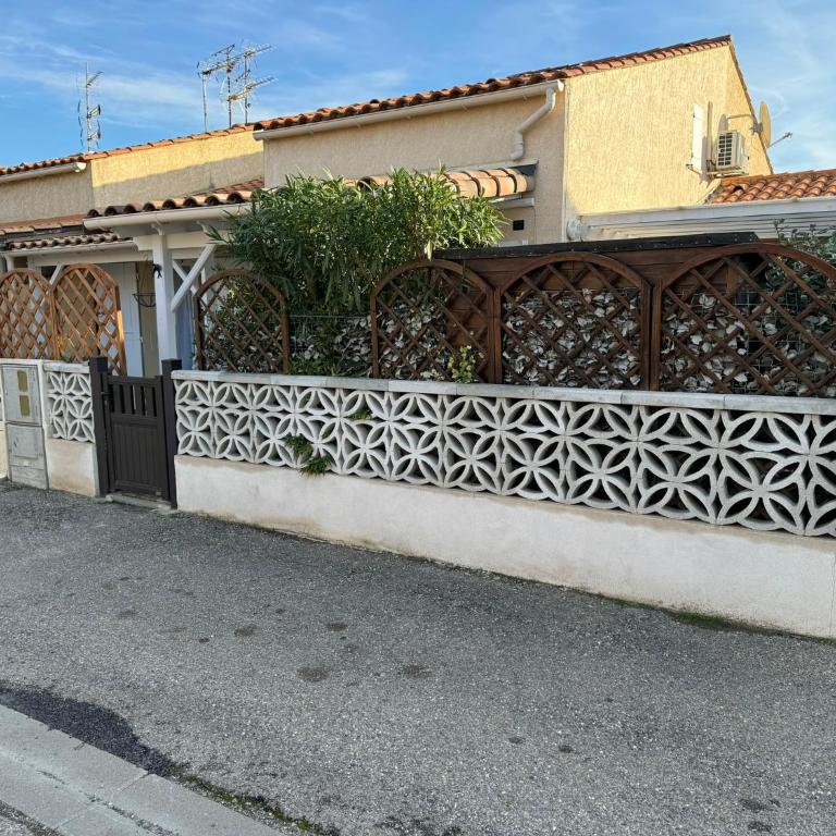 New Maison tout confort, bord de mer avec Parking Privé - Two-Bedroom House - 26