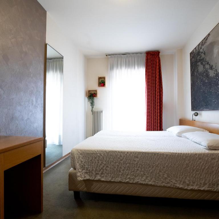 Hotel Rendez Vous - Standard Double or Twin Room - 5
