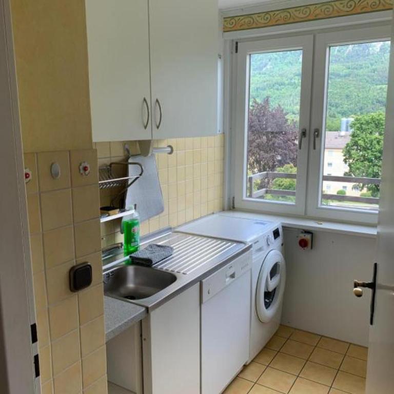 501, Schlafzimmer, Wohnzimmer, Küche und Bad mit Bergblick - Apartment mit 1 Schlafzimmer - 5