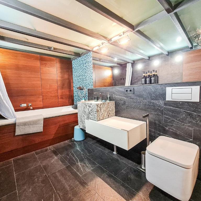 Senior Suit Loft 9 Pisos 6pax - Two-Bedroom Apartment - 34