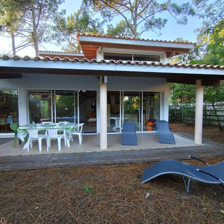 Villa en lisière de forêt avec jardin, à 1,5 km de l'Océan, idéale pour des vacances reposantes - Villa 3 Chambres - 3