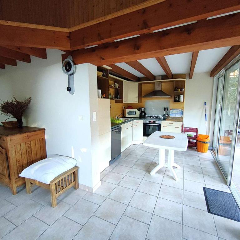 Villa en lisière de forêt avec jardin, à 1,5 km de l'Océan, idéale pour des vacances reposantes - Villa 3 Chambres - 6
