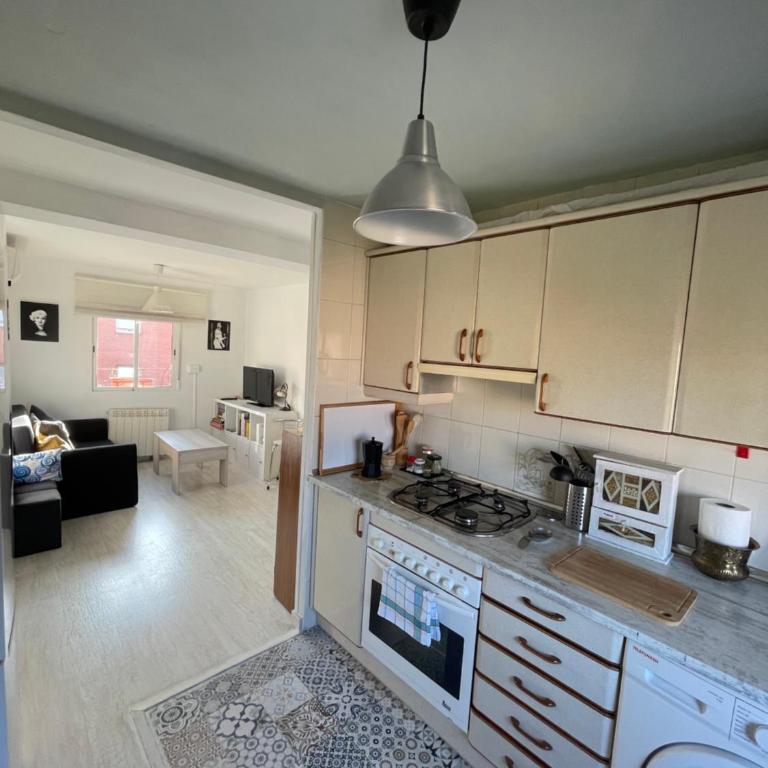 Piso con Vistas y Mucho Encanto - Two-Bedroom Apartment with City View - 1