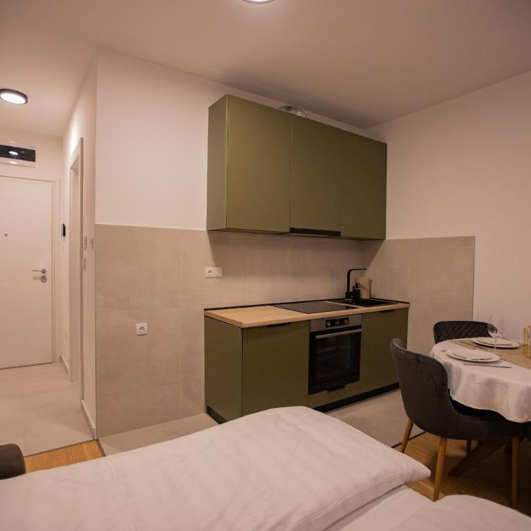 Central Suite - One-Bedroom Apartment - 13
