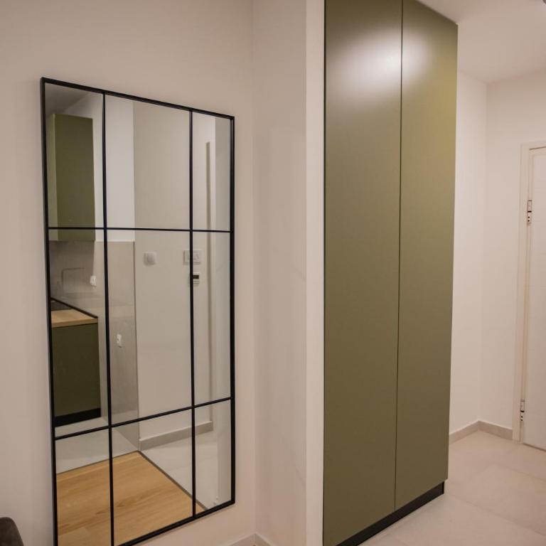 Central Suite - One-Bedroom Apartment - 26
