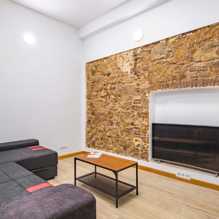 BRAND NEW Pl Espana Sants Fira Apartment 2024 Built, Aplus, AirCon & Heating, Gigabit WiFi, Parking - Deluxe One-Bedroom Apartment with City View - 9