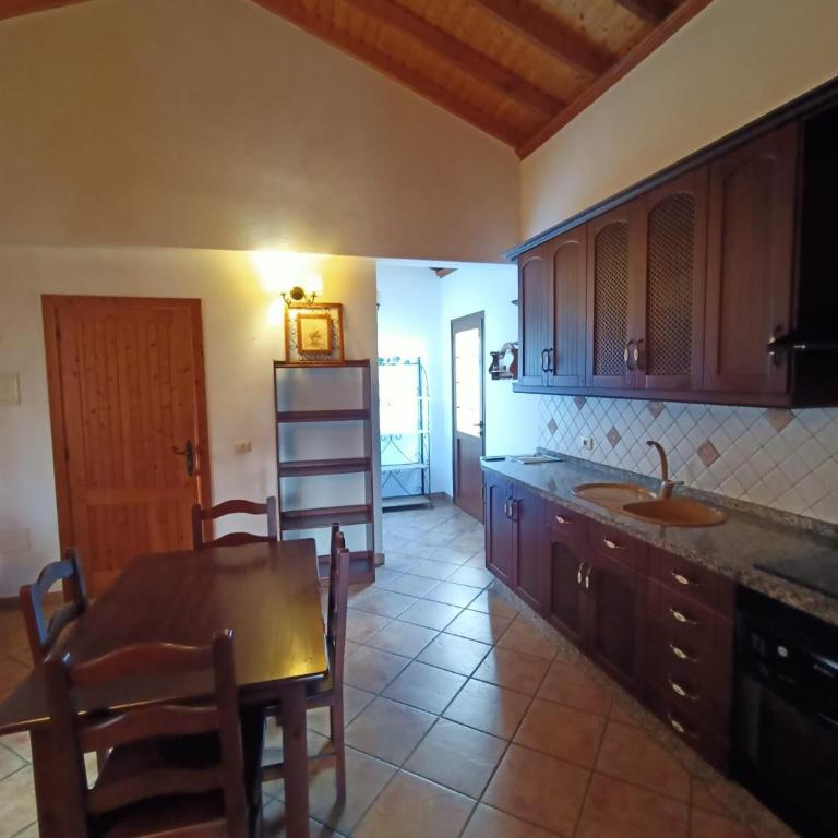 Apartamento La Gemela - Two-Bedroom Apartment with Balcony and Terrace - 19