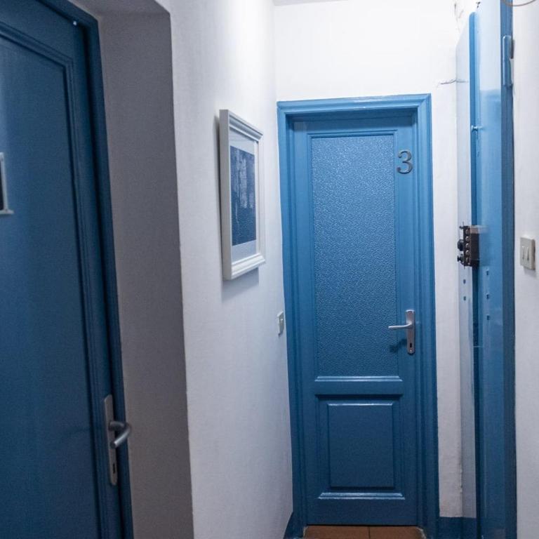 Michelangelo's Relais - Single Room with Shared Bathroom - 3
