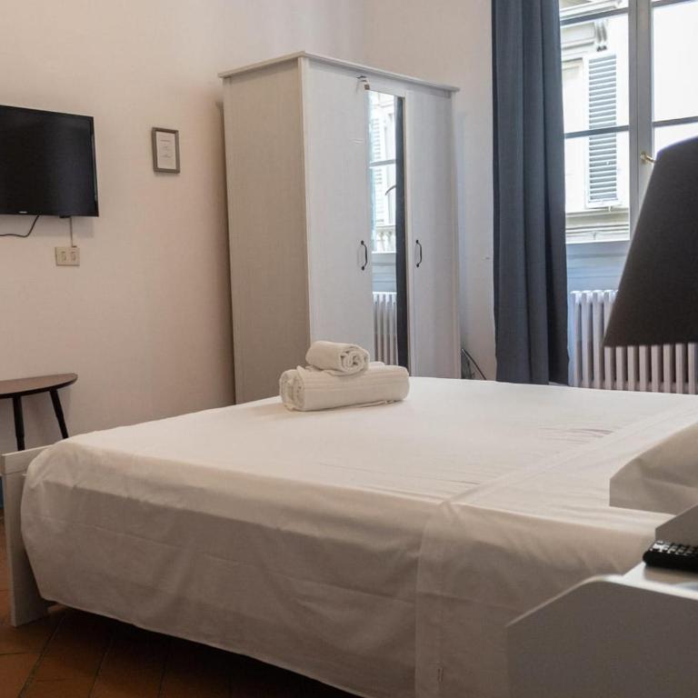 Michelangelo's Relais - Double Room with Shared Bathroom - 4