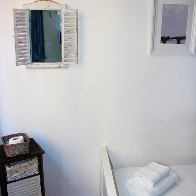 Michelangelo's Relais - Single Room with Shared Bathroom - 5