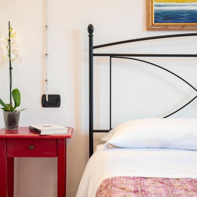 Follonica Apartments - Pool & Relax - Three-Bedroom Apartment - Split Level (6 Adults) - 9