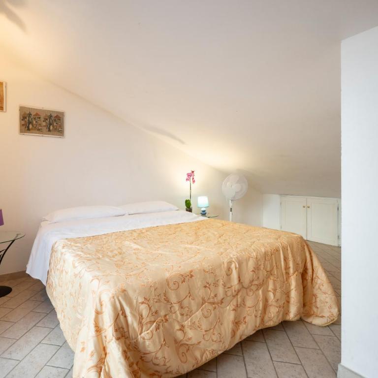 Follonica Apartments - Pool & Relax - Three-Bedroom Apartment - Split Level (6 Adults) - 7