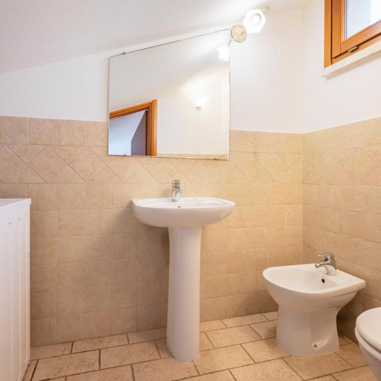 Follonica Apartments - Pool & Relax - Three-Bedroom Apartment - Split Level (6 Adults) - 2