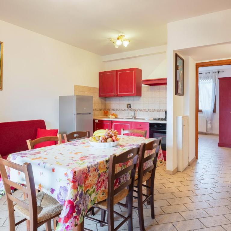 Follonica Apartments - Pool & Relax - Three-Bedroom Apartment - Split Level (6 Adults) - 14