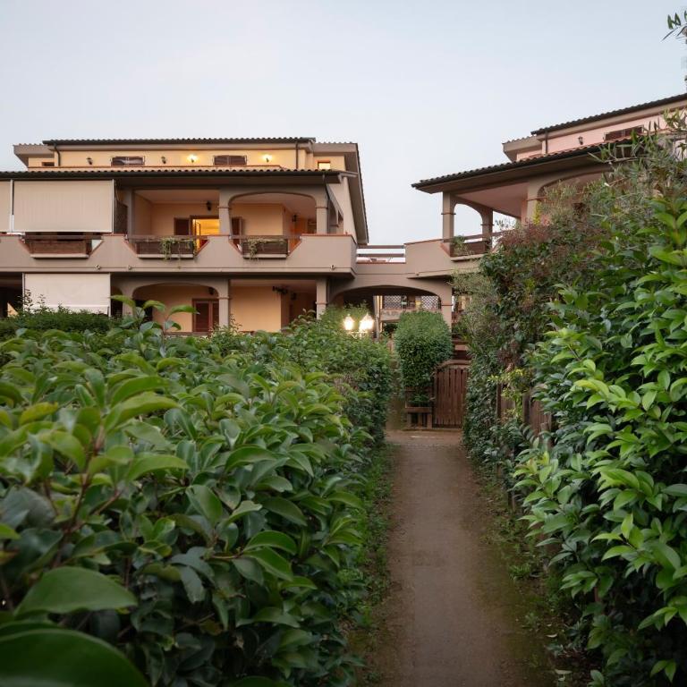 Follonica Apartments - Pool & Relax - Three-Bedroom Apartment - Split Level (6 Adults) - 27