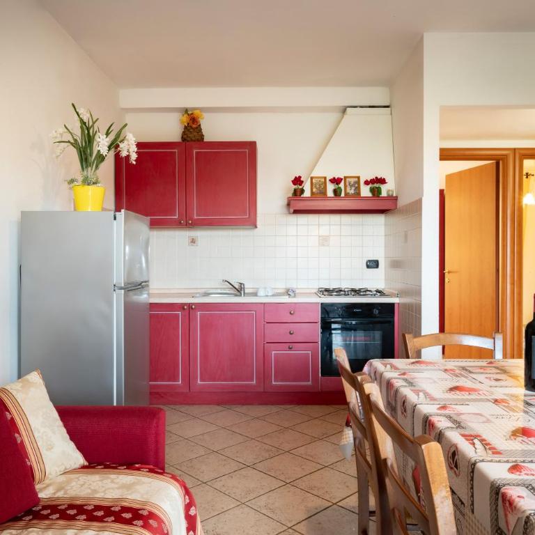 Follonica Apartments - Pool & Relax - Two-Bedroom Apartment with Terrace - 10