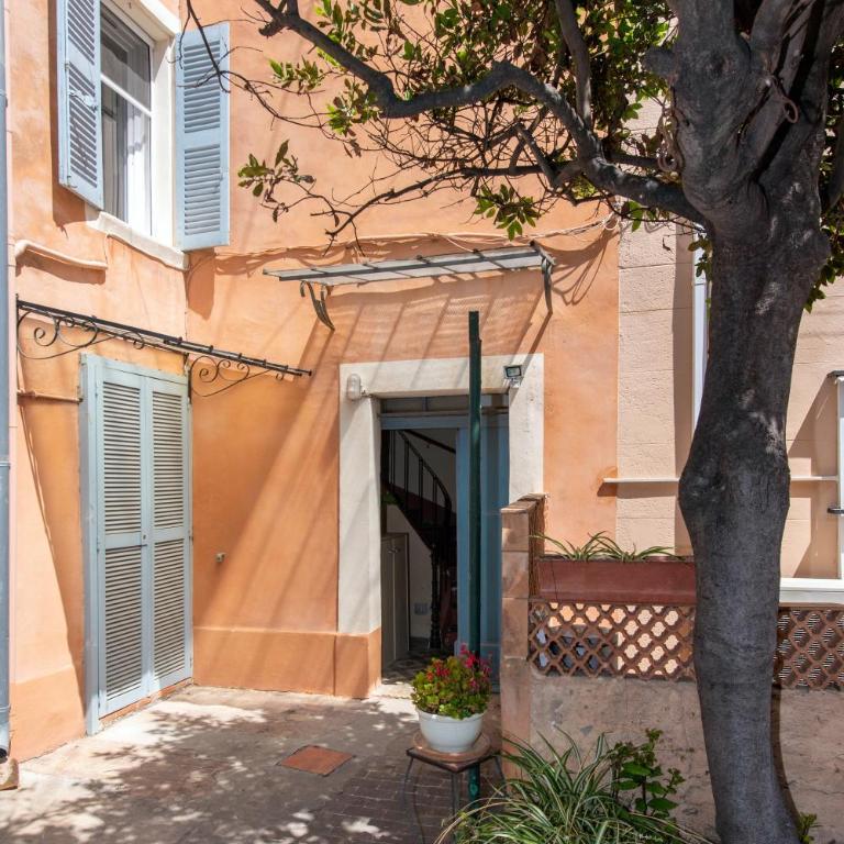 Charmant 2 pièces sur le port avec parking gratuit et WIFI - Appartement 1 Chambre - 10