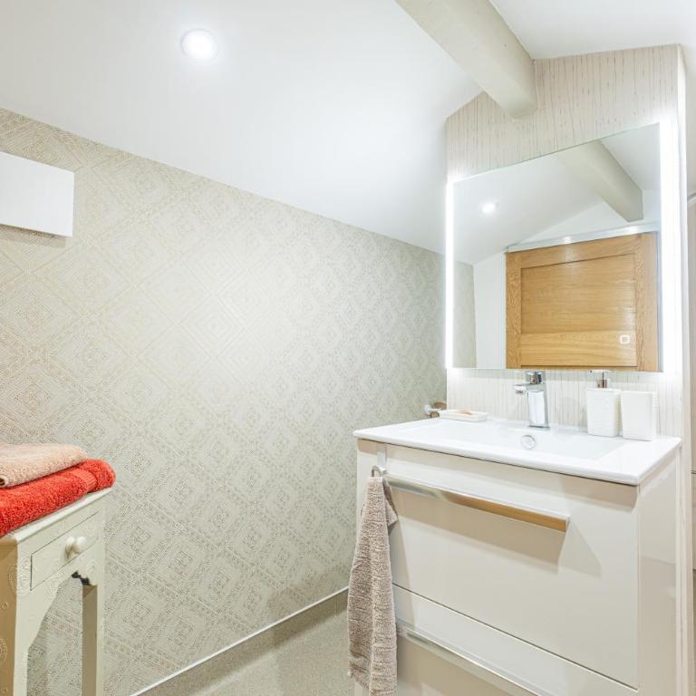 Chambres d'hôtes de Larouquette - Chambre Lit King-Size Supérieure - 24