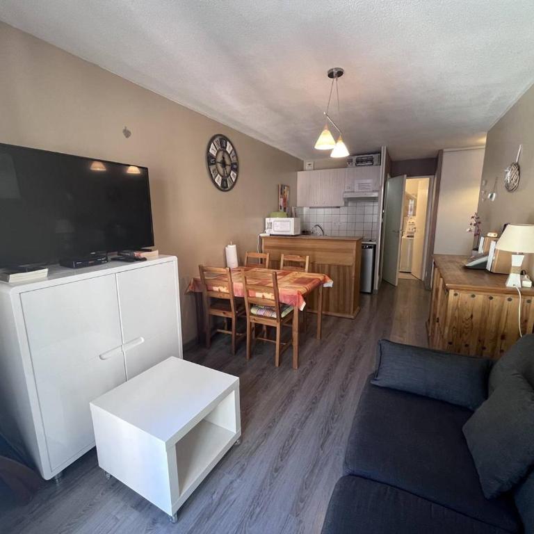 Appartement à Cauterets avec parking privé et coin montagne - FR-1-812-34 - Appartement - 1