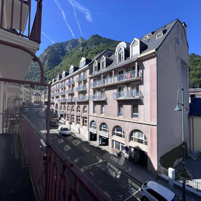 Appartement à Cauterets avec parking privé et coin montagne - FR-1-812-34 - Appartement - 7