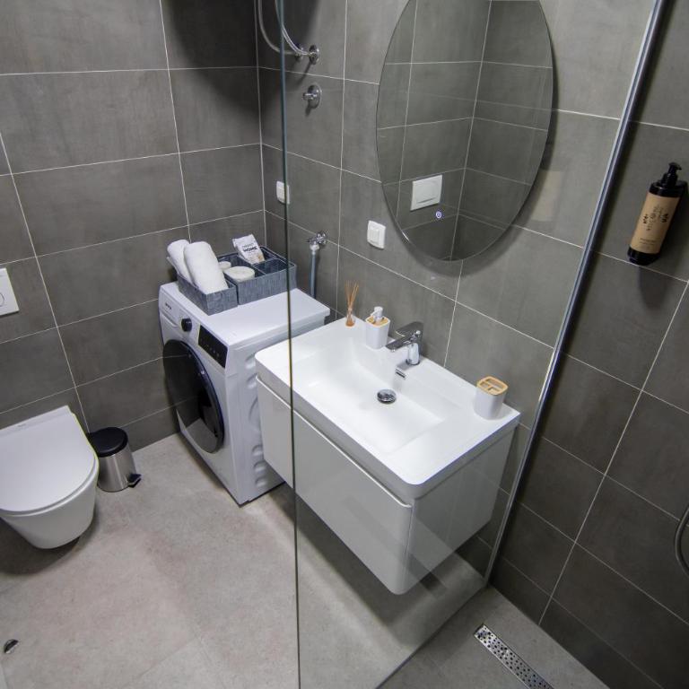 Momento Studio Apartments - Deluxe Studio - 11