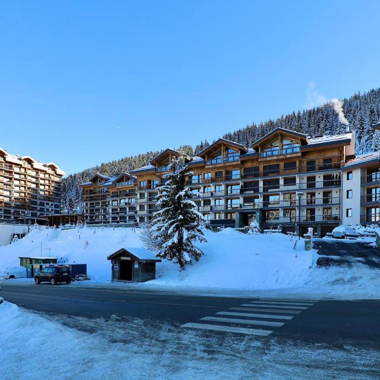 Neuf Ski aux Pieds, 3 Chambres avec WiFi et Parking - FR-1-575-189 - Apartment - 6