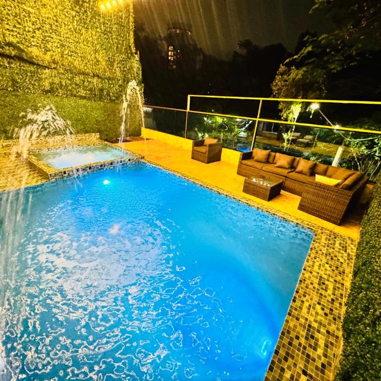 Mansion Parque Lleras Poblado Medellin - Villa con piscina privada - 2