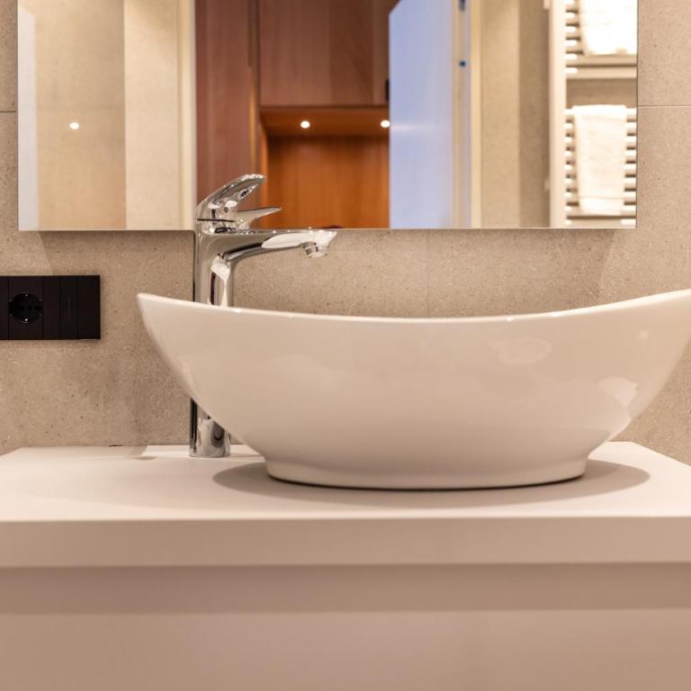 LLAC Living Nature Hotel - Junior Suite con Balcone, Vista Lago e Vasca Idromassaggio - 5