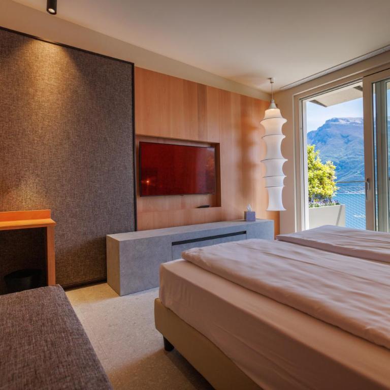LLAC Living Nature Hotel - Camera Matrimoniale Superior con Balcone e Vista Lago (2 Adulti + 1 Bambino) - 9