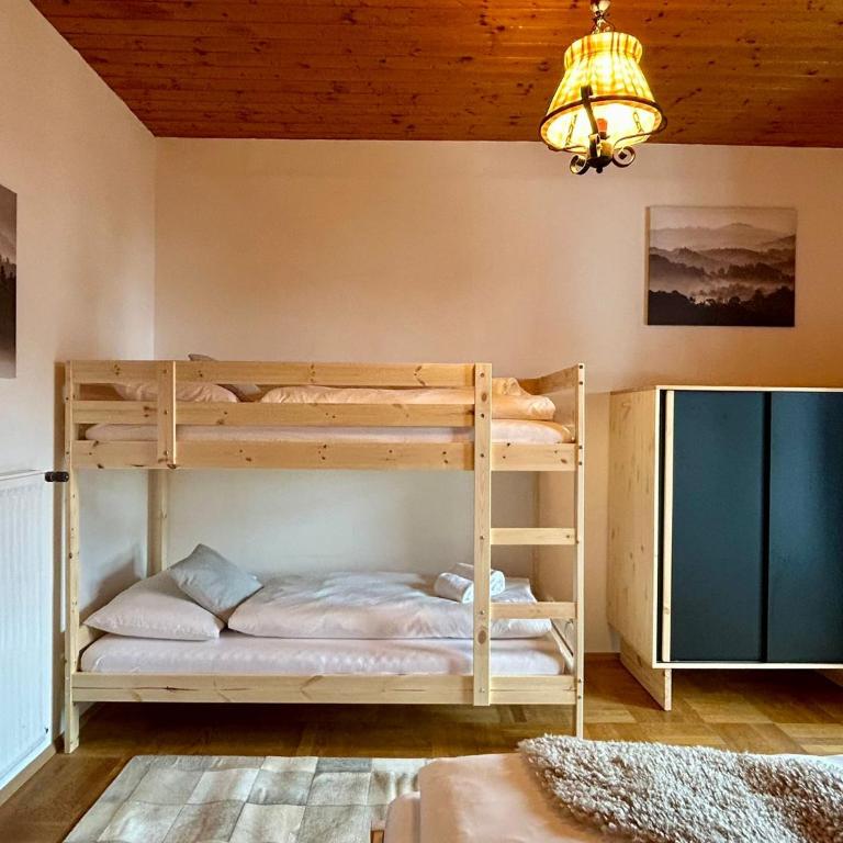 Edelweiß Gästehaus Lachtal - Classic Quadruple Room - 2