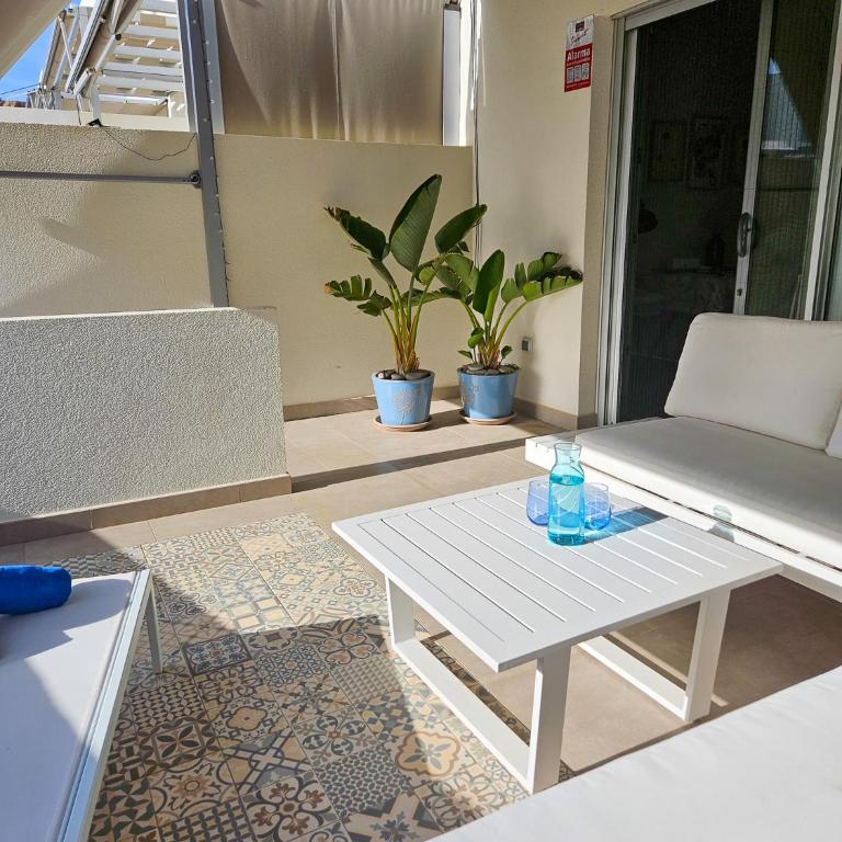 White Medano apartment. New with fast Wifi - Chalet de 3 dormitorios - 51