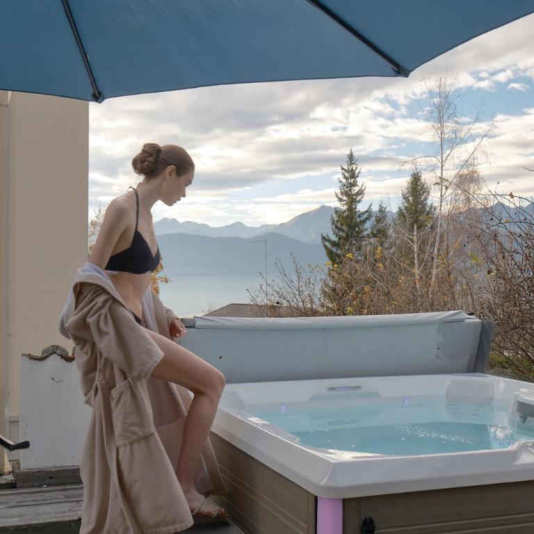 Villa Orso Grigio - Suite with External Hot Tub - 1