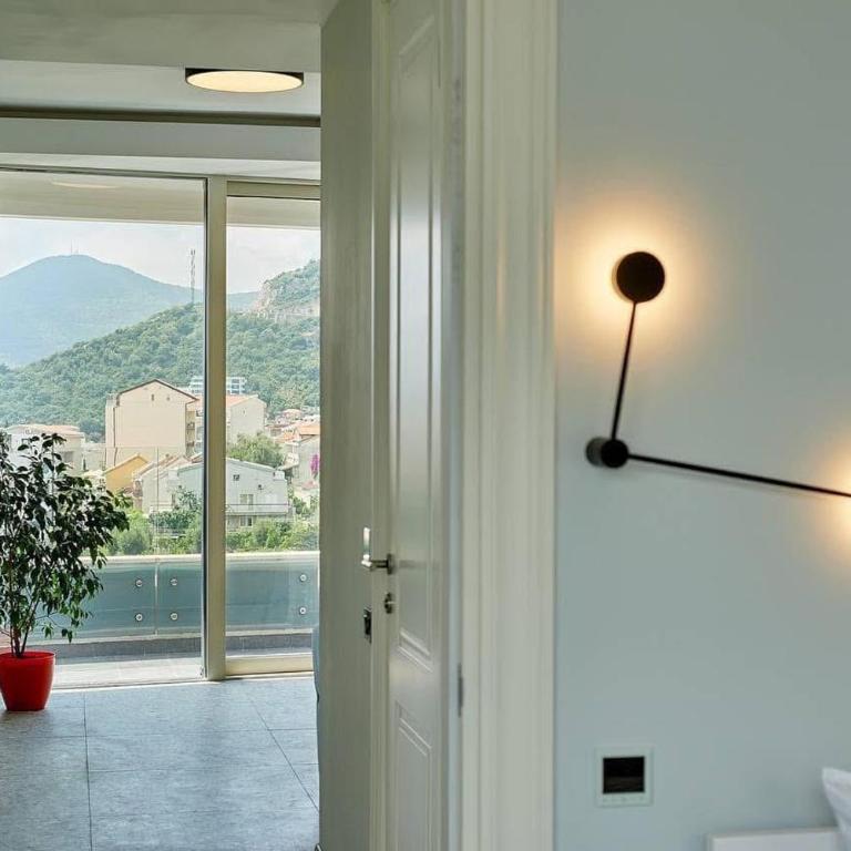 Панорамная квартира на первой линии моря Skyline Resort, Becici, Budva - Two-Bedroom Apartment - 15