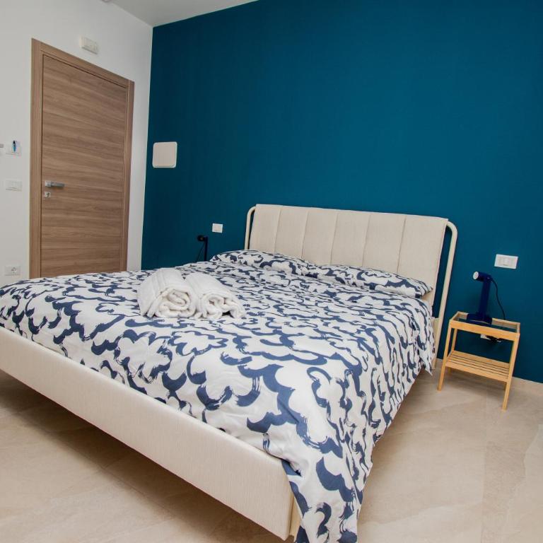 Porta Nuova Suite & Rooms city center - Double Room with Balcony - 5