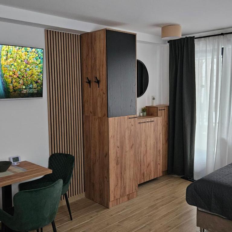 Green Hills PART - Family Studio - 8