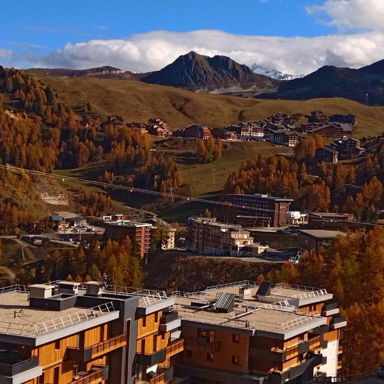 Appartement rénové 2 pièces pour 6 personnes à 50m des pistes, calme, balcon vue Mont Blanc - Apartment mit 1 Schlafzimmer - 8
