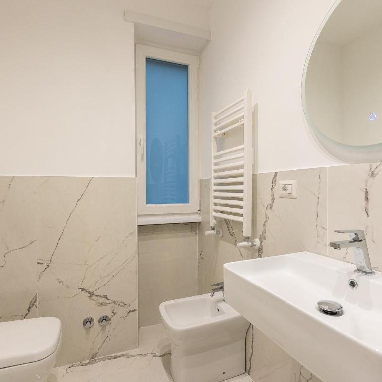 TRASTEVERE PALACE GUEST House - Camera Matrimoniale con Balcone - 17
