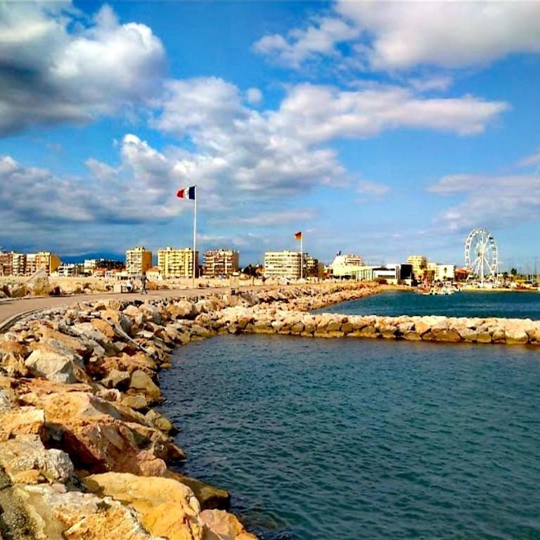 Canet-Beach - One-Bedroom Apartment - 10