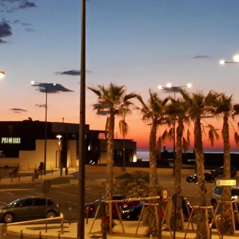 Canet-Beach - One-Bedroom Apartment - 16