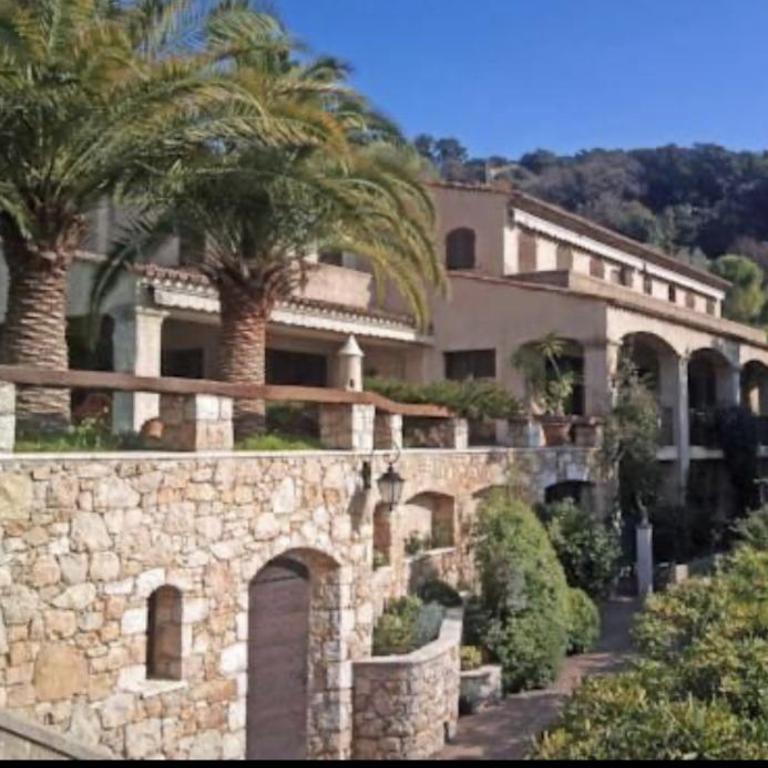 Villa loucisa Nice piscine vue mer 8 chambres 24 couchages - Villa - 1