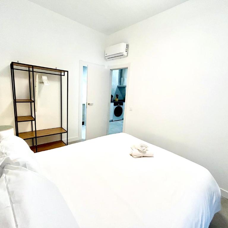 Convenient, Charming Apartment 15 Mins from City Center - One-Bedroom Apartment - 5
